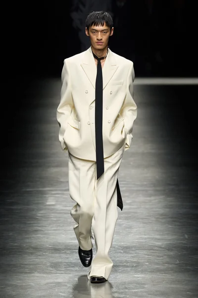 Look 54